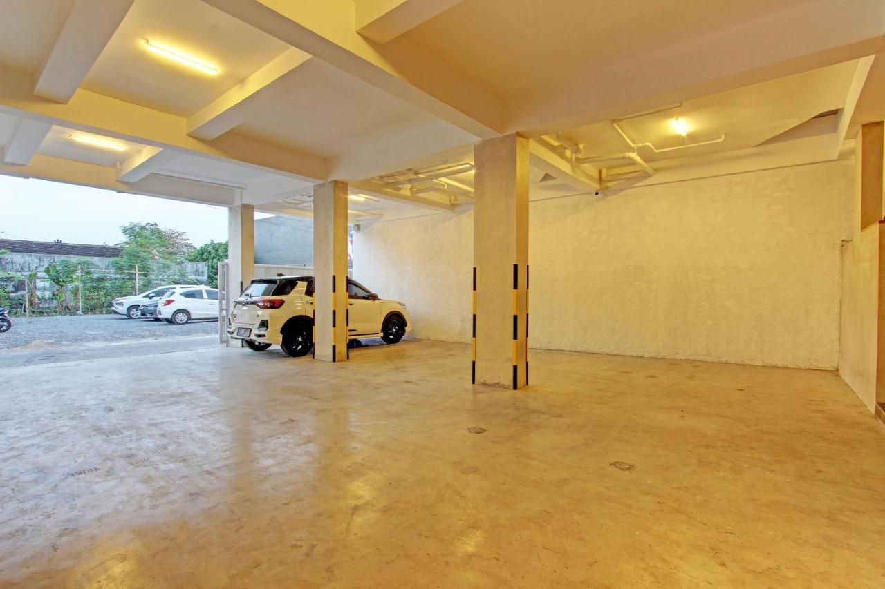 Super Oyo Capital O 92987 Keenan Living Perumnas Maguwo Extérieur photo